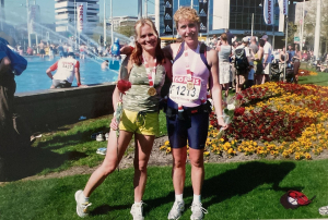Marathon Rotterdam 2007 met Paulien., bloedheet uiteindelijk 28 km